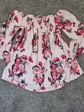Women's Off-Shoulder Floral Top in Pink